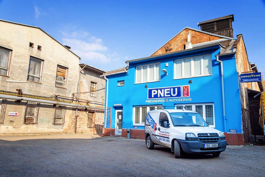 Pneuservis, autoservis, rovnání a renovace alu disků | Pneu Fric – Brno-střed